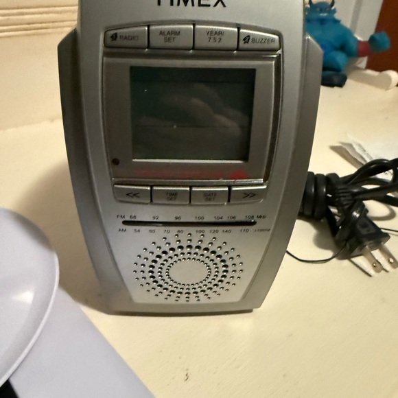 Timex Silver NOAA instant weather dual alarm clock radio - Picture 6 of 6